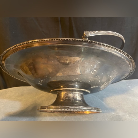 Cooper Brothers Silver Plated Fruit/Bread Basket w/Handle.  Brides Basket - Picture 5 of 9